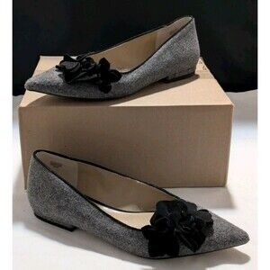 Ann Taylor Sz 6 Gray Pointed Toe Flats with Black Flower Embellishment